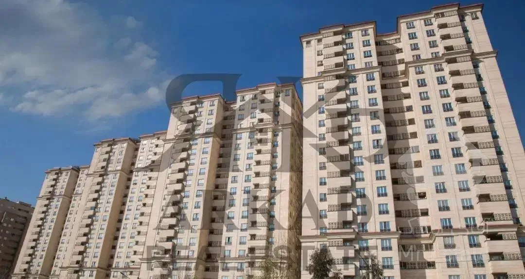 ۳۲۰متر پنت هاوس ۱۵۰متر تراس روبه دریاچه
