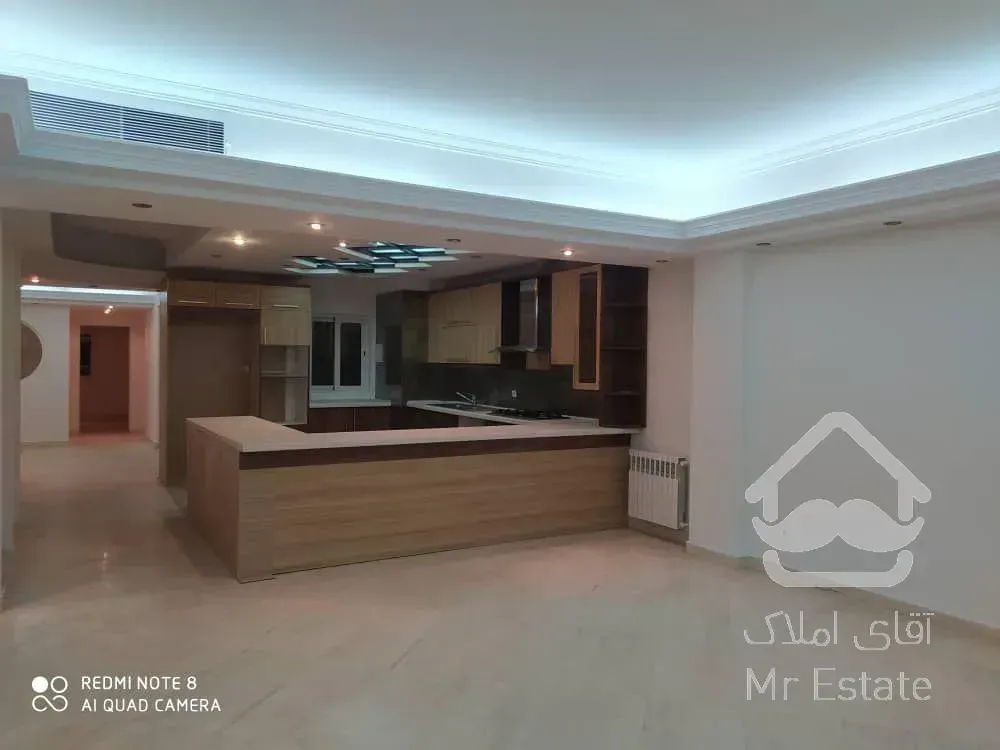 اجاره و رهن آپارتمان زعفرانیه 200  متر شیک