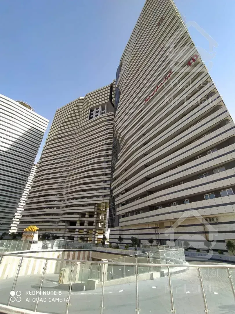 آپارتمان ۲۰۷ متری کلید نخورده آماده تحویل چسبیده به ایرانمال