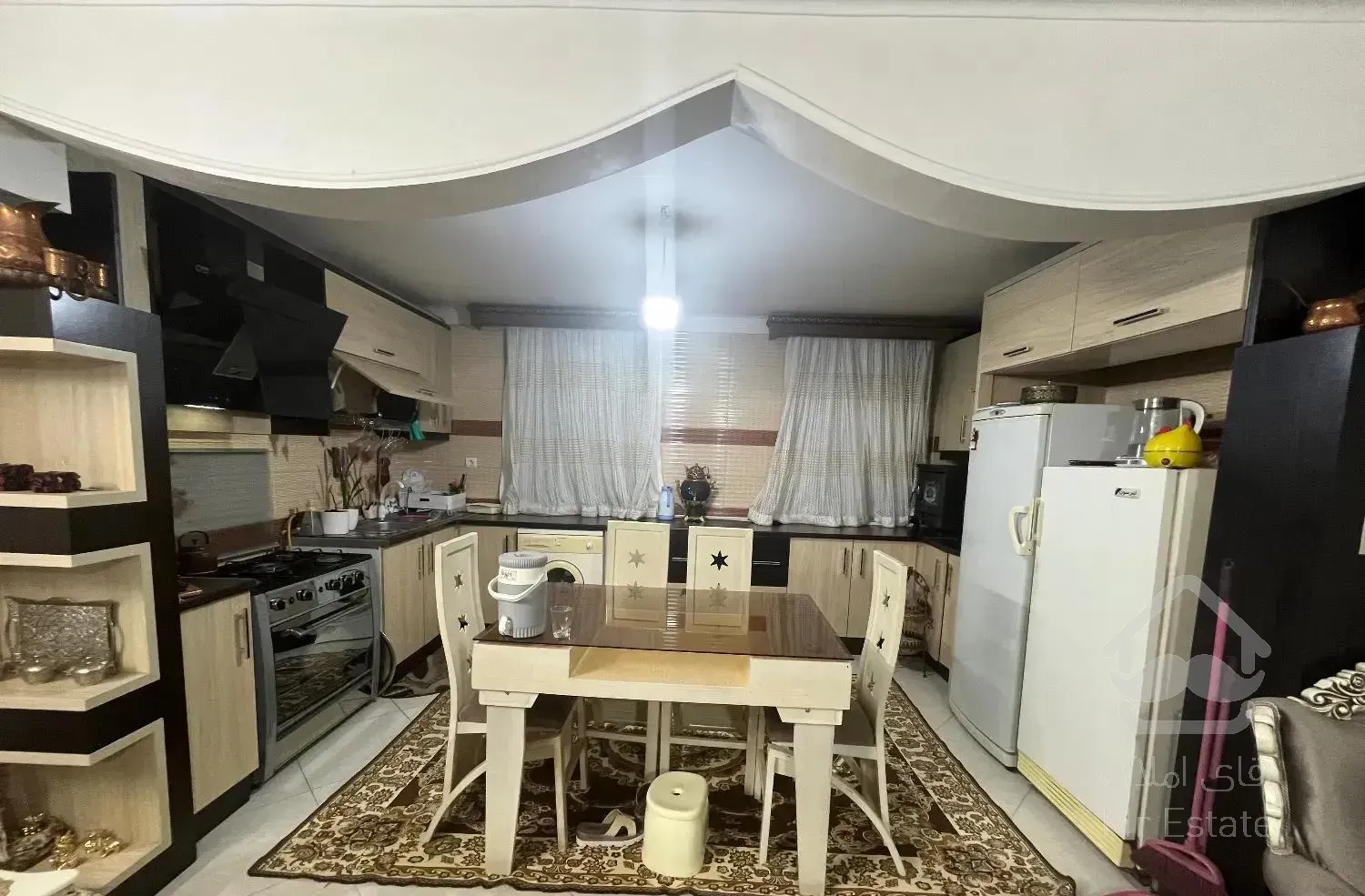 میدان معلم ۱۰۰متر*خانه رنگی*