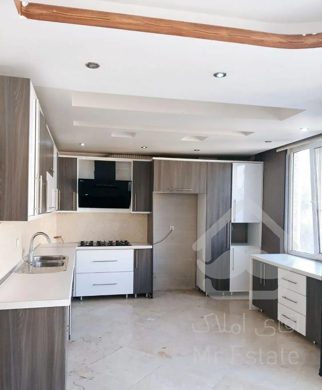 ۹۴ متر تک واحدی سالن پرده خور