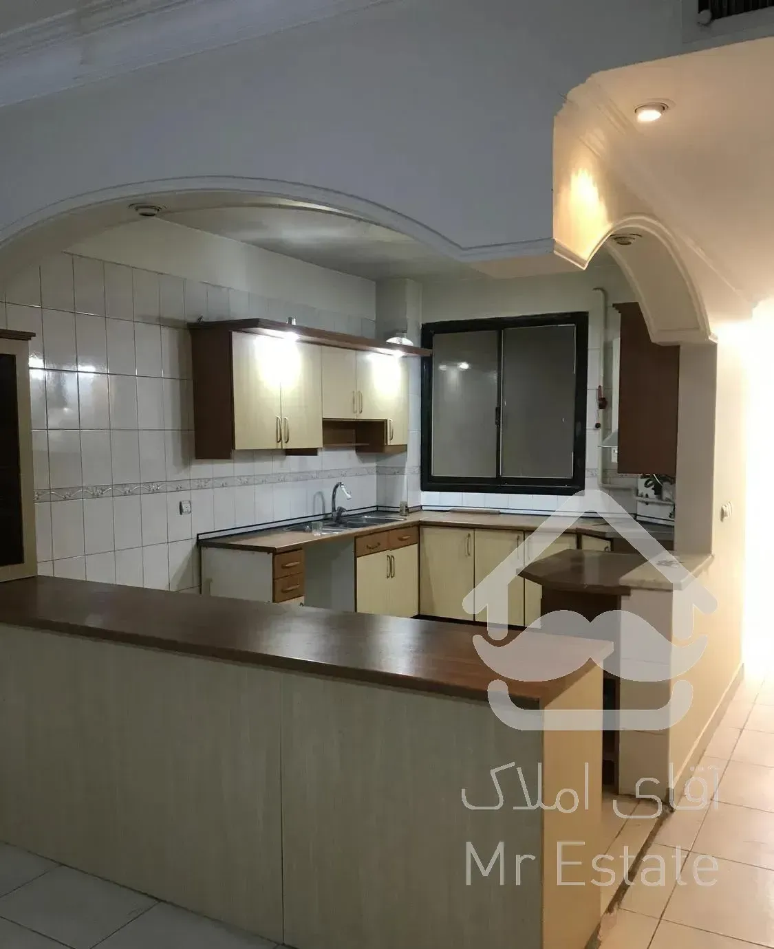 115 متری دو خواب فول بالای میدون ولیعصر