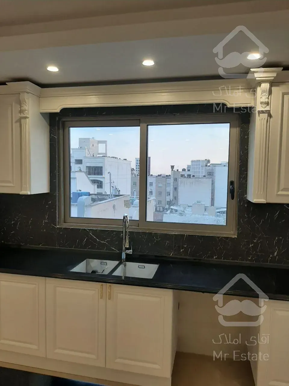 خرید آپارتمان 200 متری فرمانیه سنبل