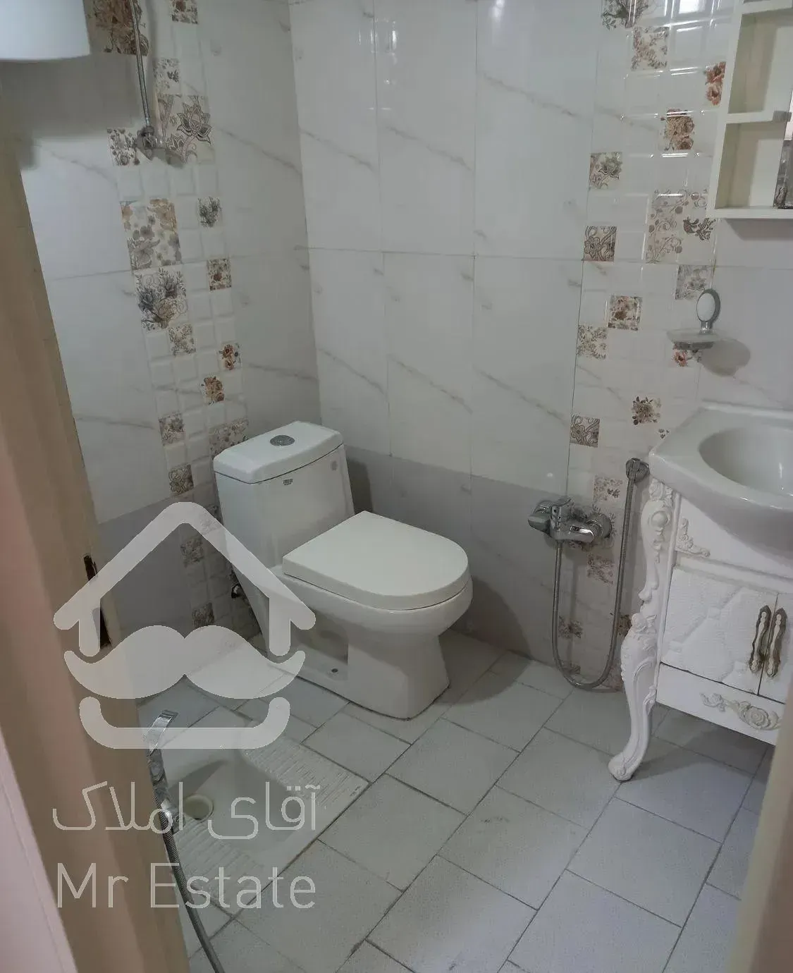 ۶۰ متری اجاره ای حیاط دار تک واحدی خ توکلی