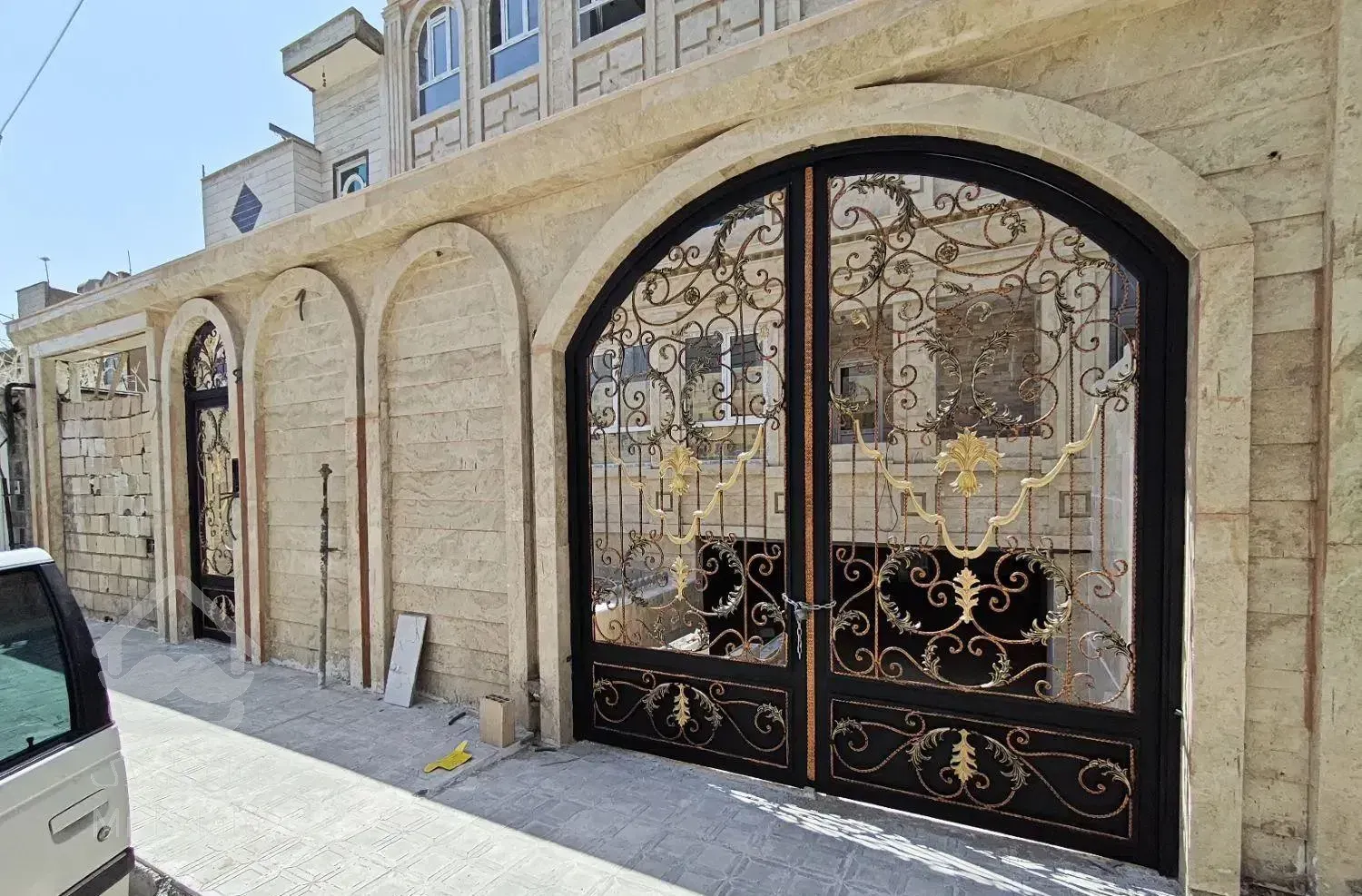 واحد آپارتمان ۱۴۰ متری باغ نرده