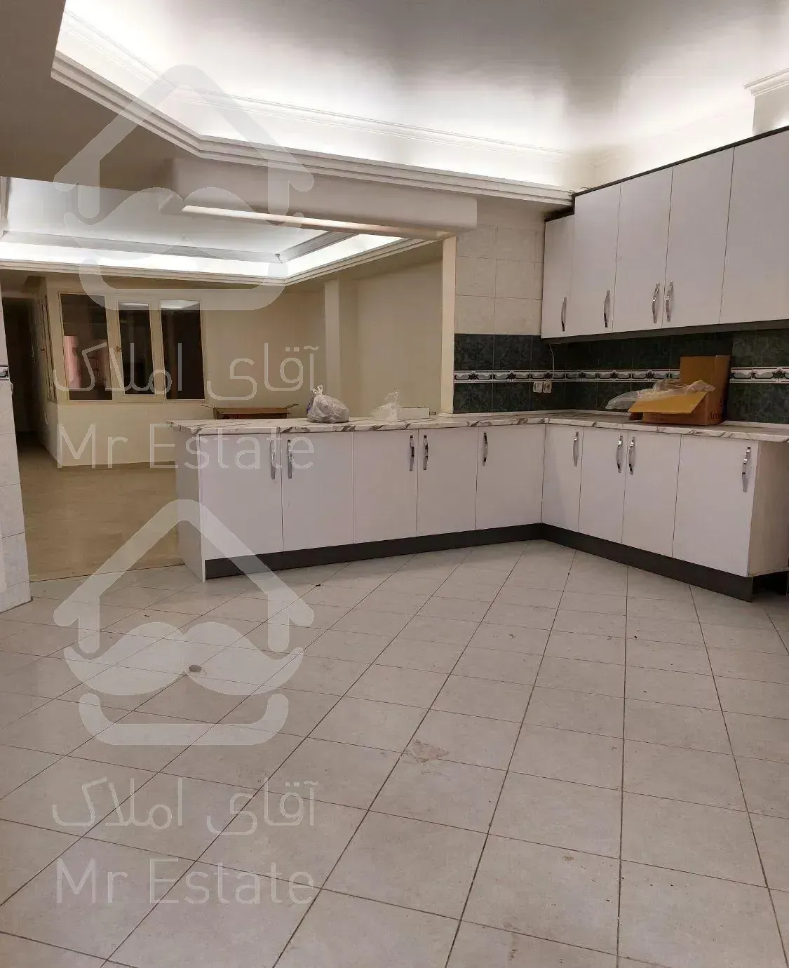 آپارتمان ۲۹۰ متر ۴ خواب تک واحدی استخردار