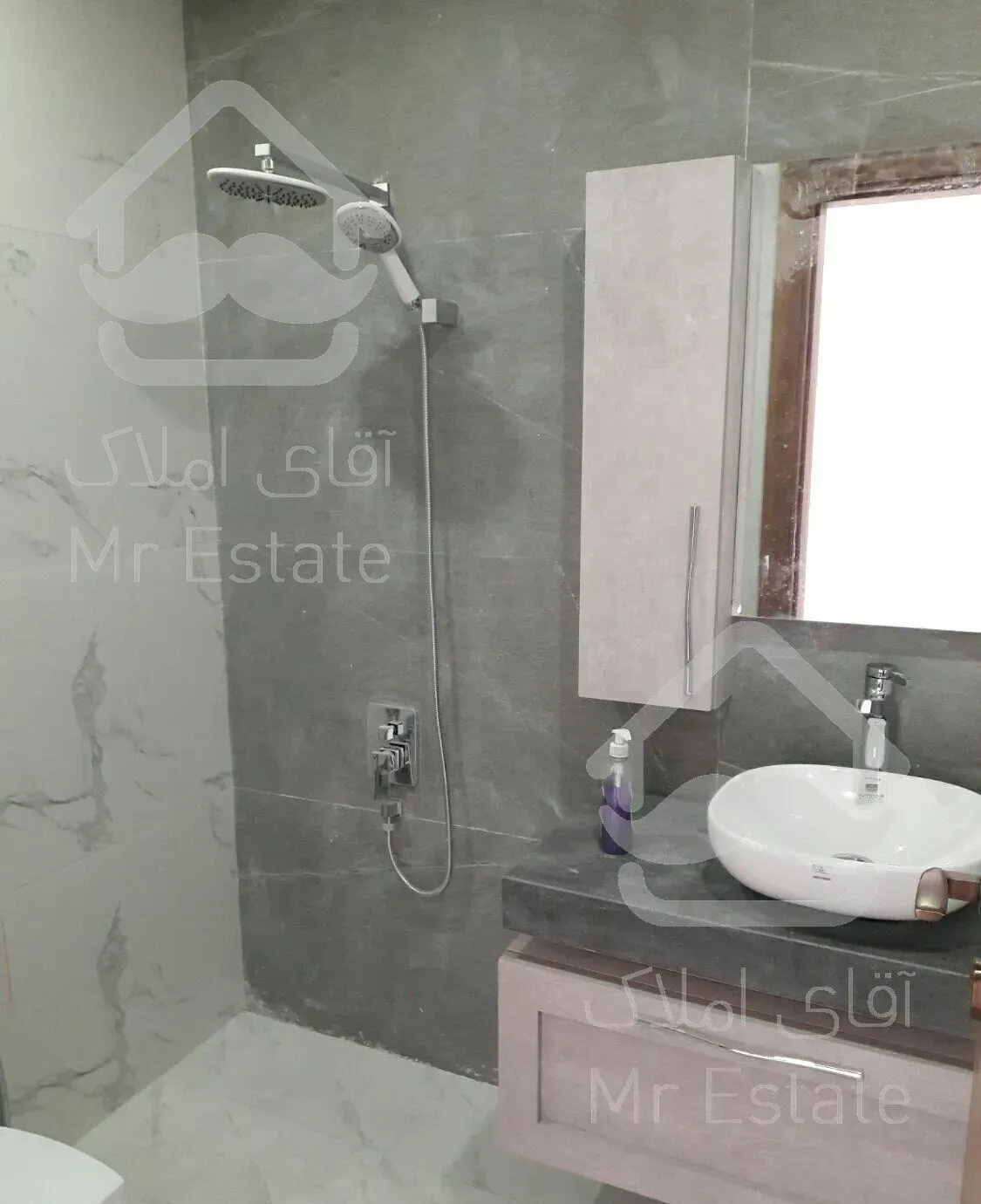 ۱۳۳متر/ ۳خواب/ روف‌گاردن/ نوساز/ شیخ‌بهائی