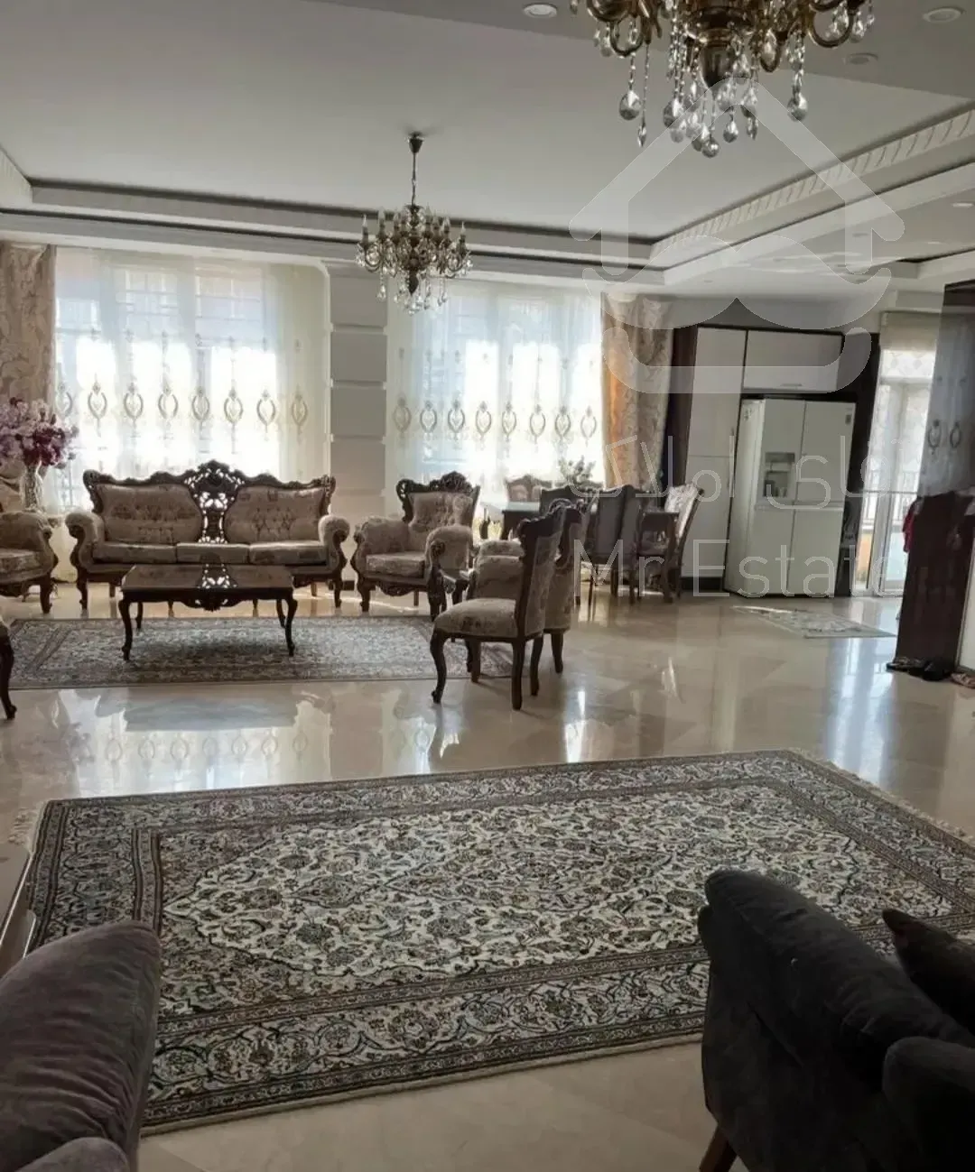 107 متر ،2 خواب سالن پرده خور ، غرق نور / مجلل