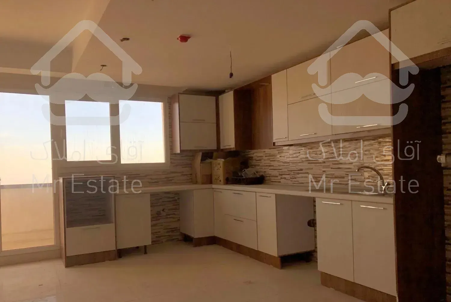 چیتگر/اردستانی/برج ۱۷۰ متری/۳خوابه