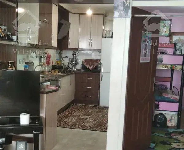 آپارتمان سه طبقه تک خوابه واقع در خیابان جی