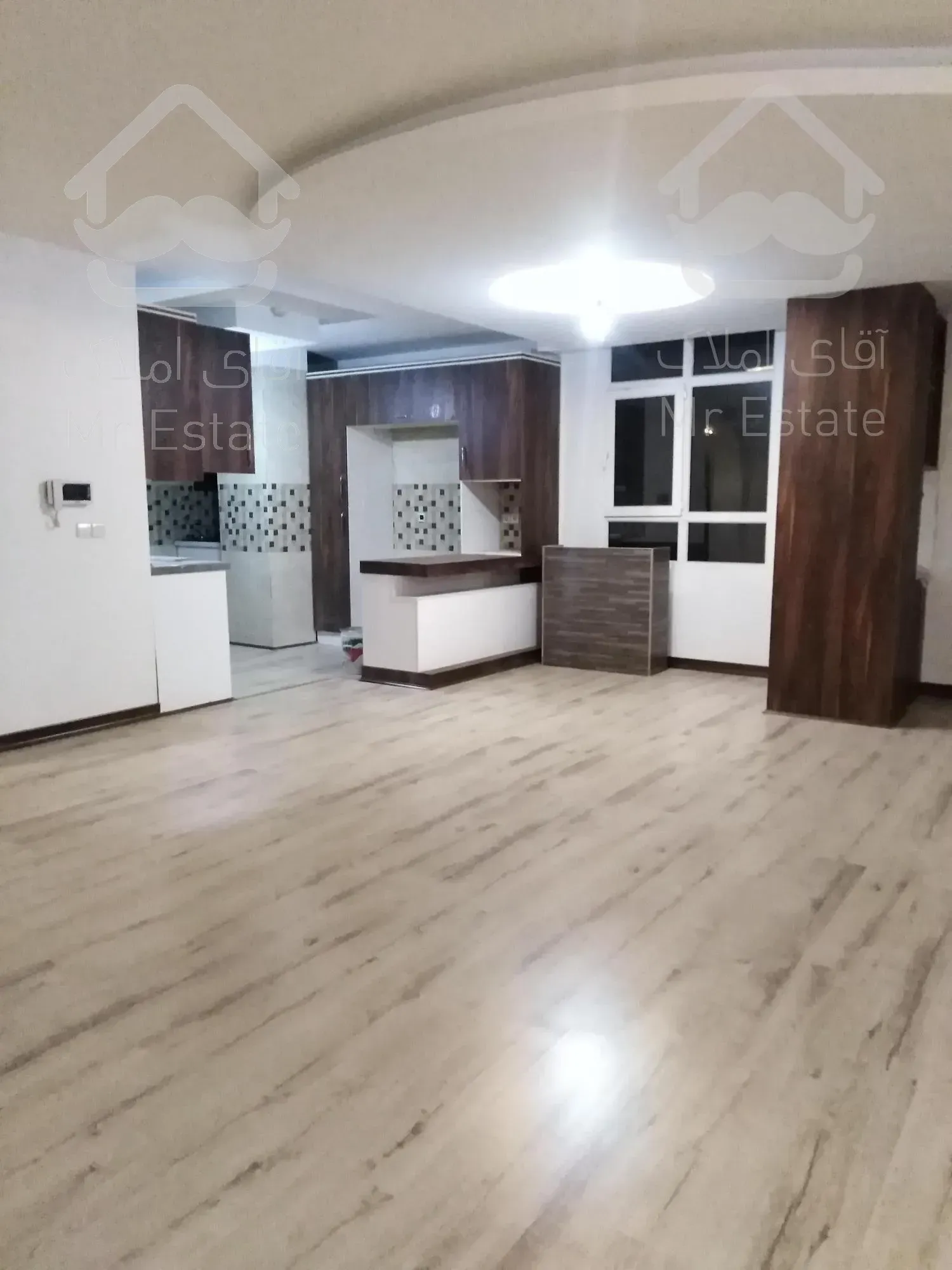 تکواحدی لوکس/۱۷۸متر بینظیر/سه نبش/کاشانی آلاله