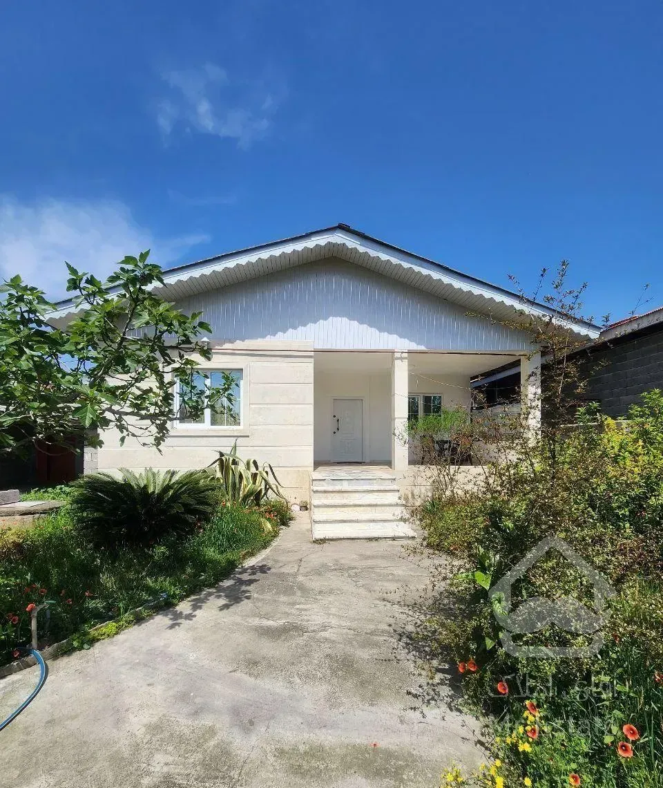 ویلا دنج با محوطه سرسبز نزدیک ساحل چاف