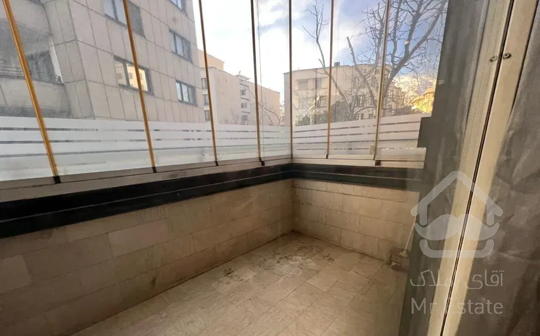 ۳۲۰متر+۵۰متر سویت مجزا /۲پارکینگ سندی /۳ تراس بزرگ