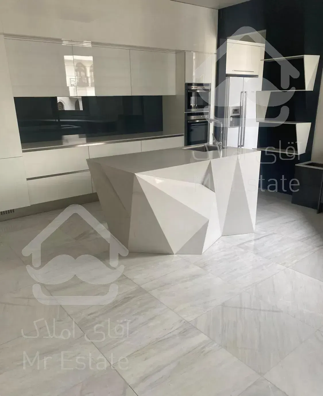 ۳۴۰متر مدرن با تراس قابل چیدمان تاپ لوکیشن فرشته