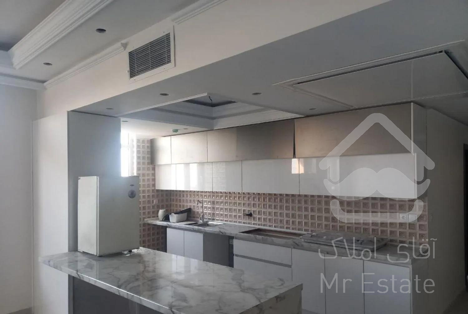 ۱۶۲ متر ۳ خواب کلید نخورده  دهکده المپیک