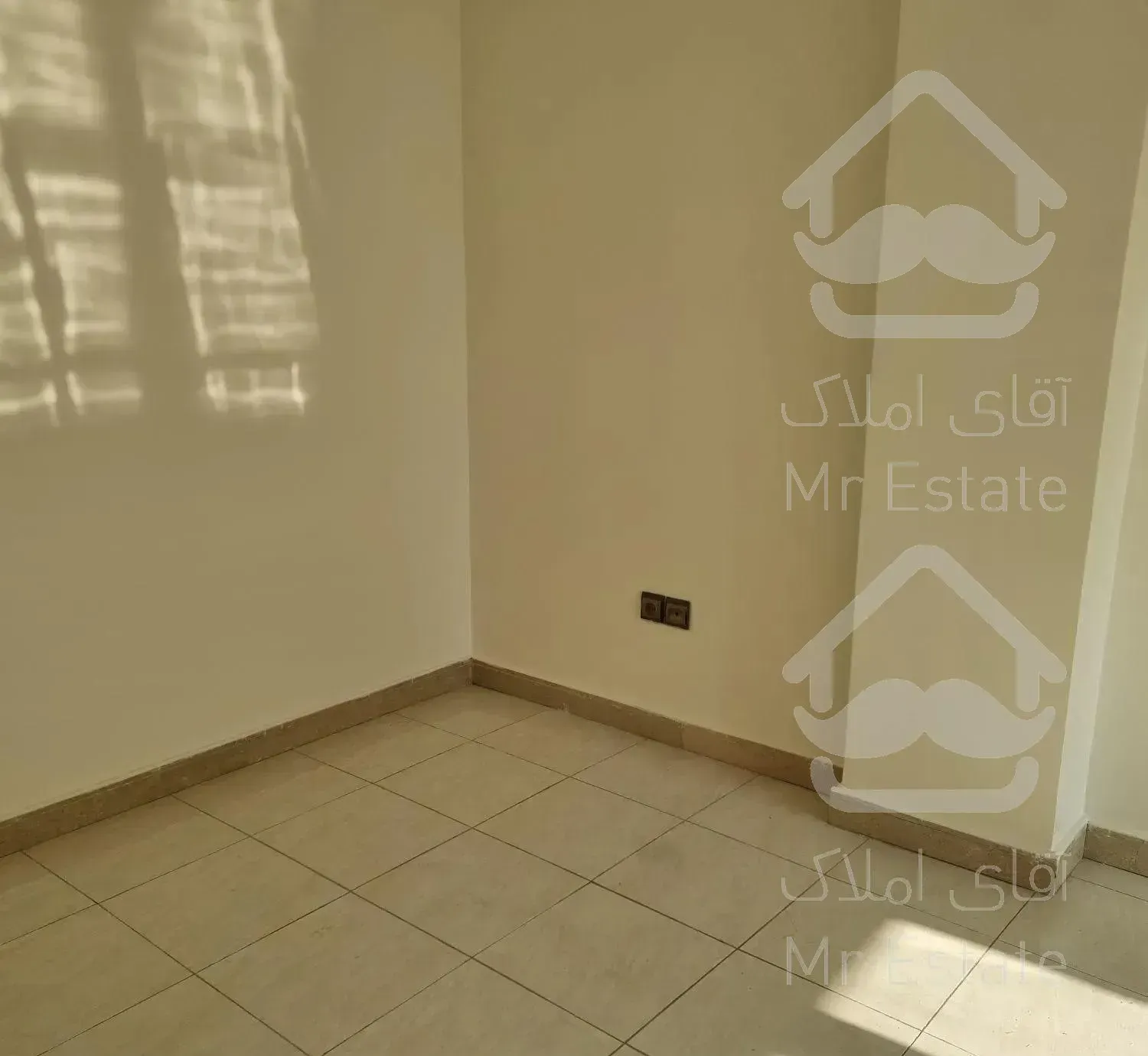 ۱۵۵ متر سه خوابه ازگل **برج گل رز**