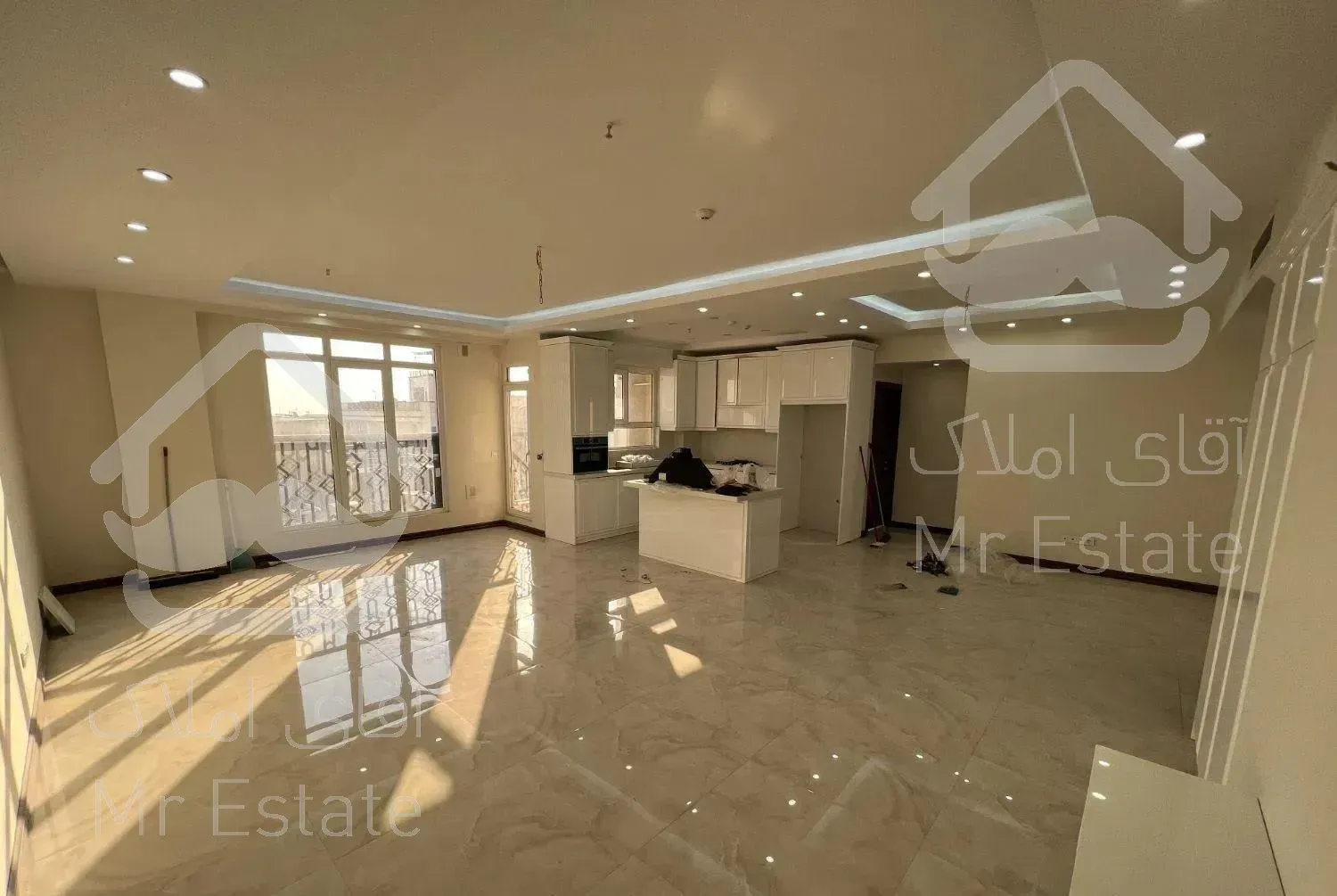 * خواجه عبدالله ۱۰۲متر' نوساز - ۲پارکینگ سندی *