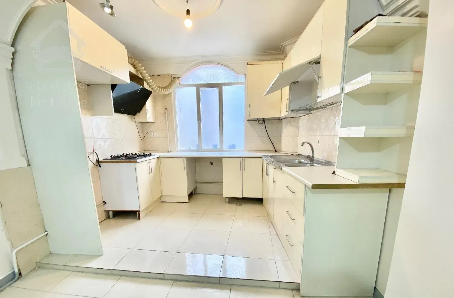 آپارتمان۴۵متری تکواحدی با آسانسور تخلیه نزدیک مترو