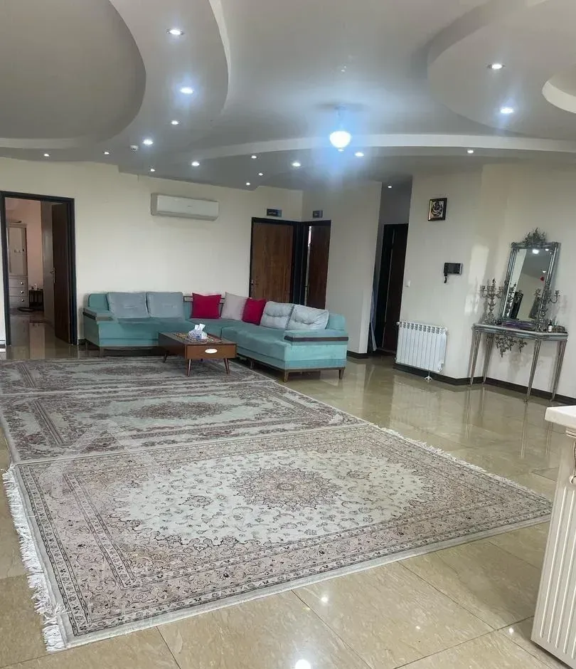 آپارتمان ۱۴۰ متری،۳ خوابه با موقعیت خاص(۳+۱ خواب)