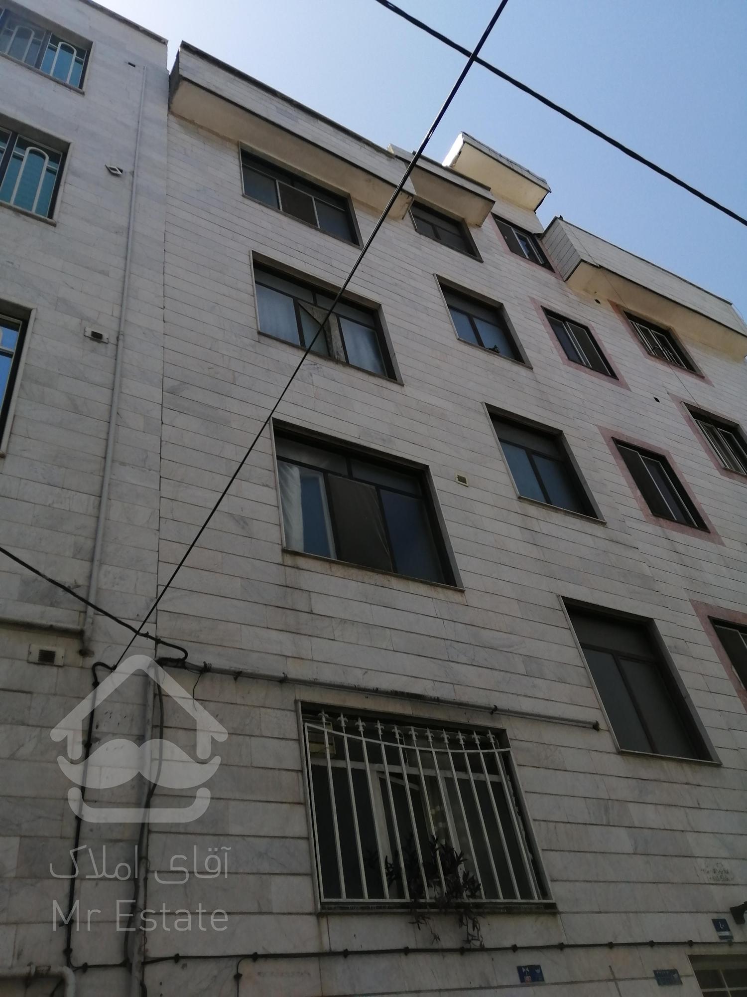 90 متری 2 خواب با خوابای بزرگ نور گیر عالی ملک تمیز می باشد