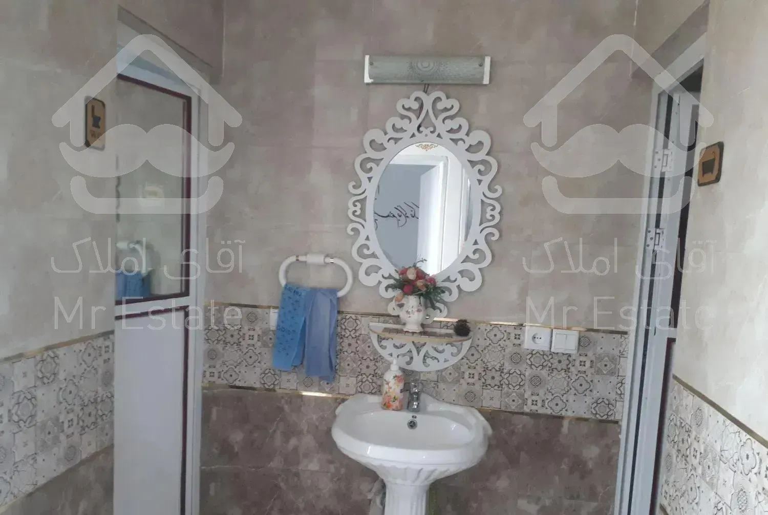 سه طبقه خونه مسکونی