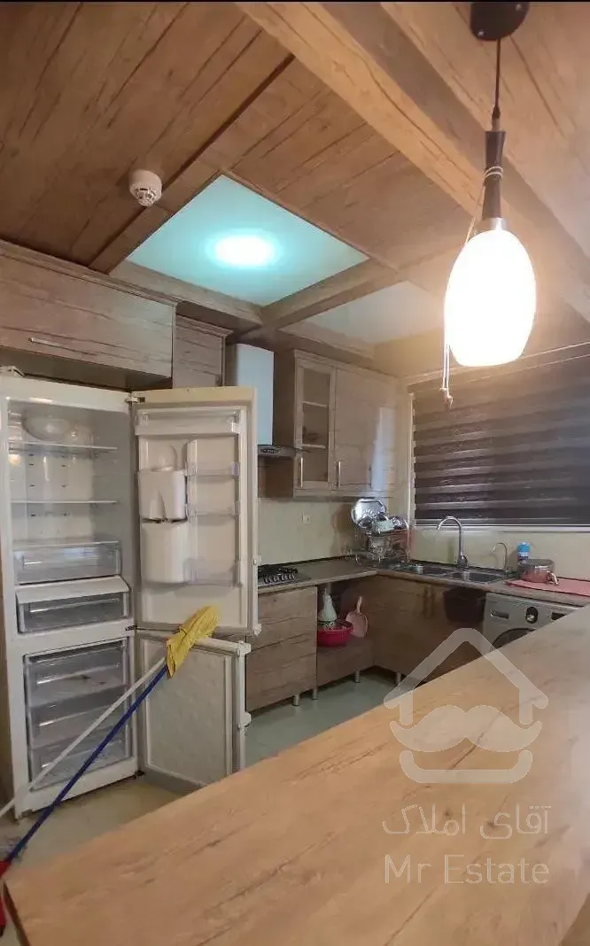 ۱۰۰ متر بر اصلی طالقانی/ طبقه چهارم