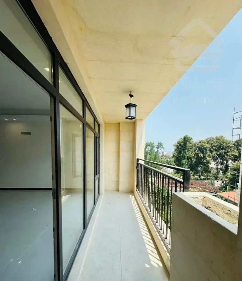 فروش آپارتمان ۱۲۲متری/مرکز شهر/طبقه چهارم