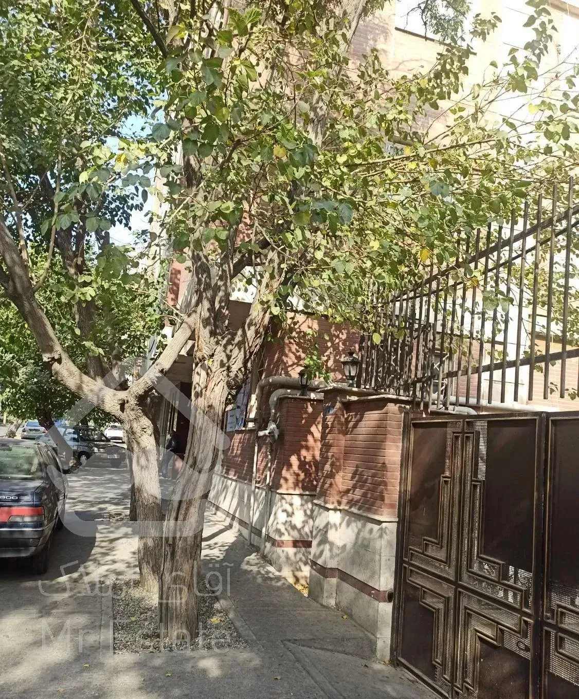 55 متر . طبقه 4 . پارکینگ و انباری .