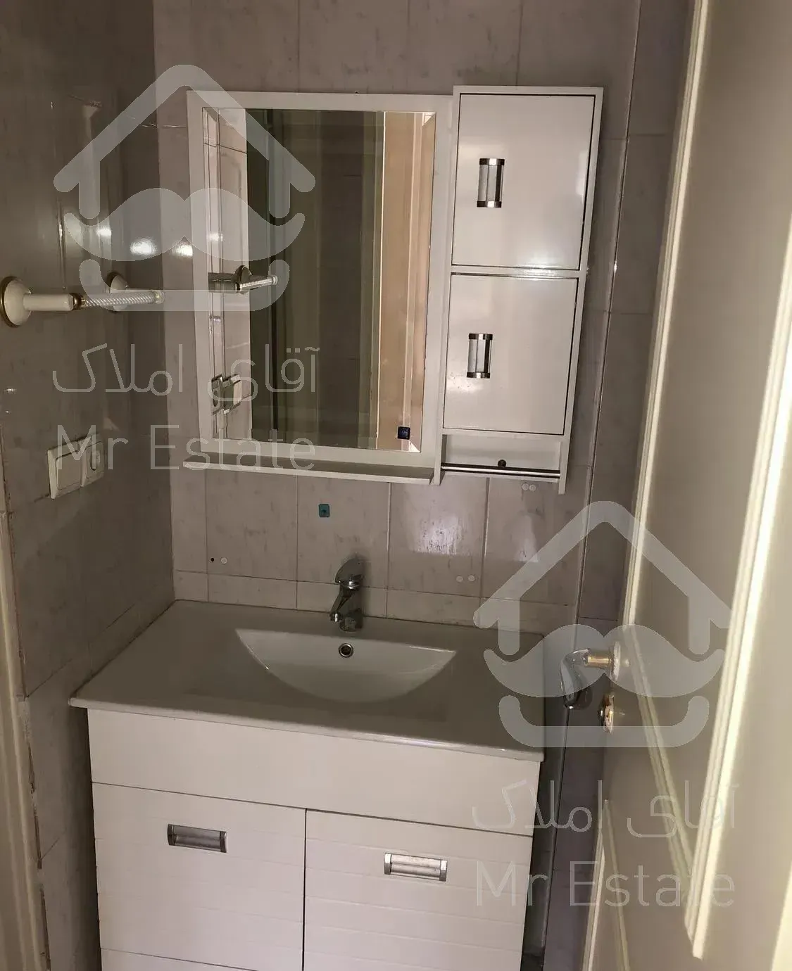 ۱۱۶متری۲خواب*الهیه‌خزرجنوبی*نورانی*ویوباغ‌سفارت