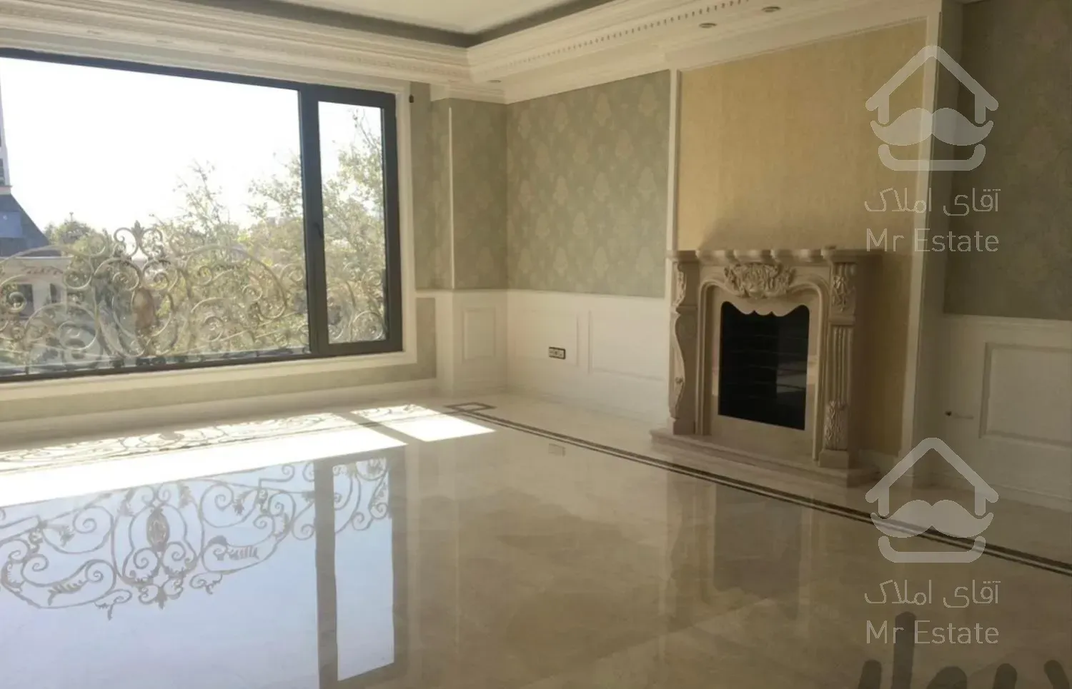 ٢٢٠ متر سپند بالکن قابل چیدمان