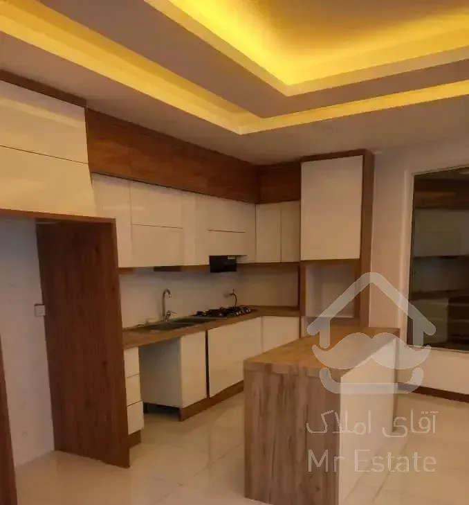 واحد مسکونی ۱۲۰متری فول امکانات واقع در منطقه یک