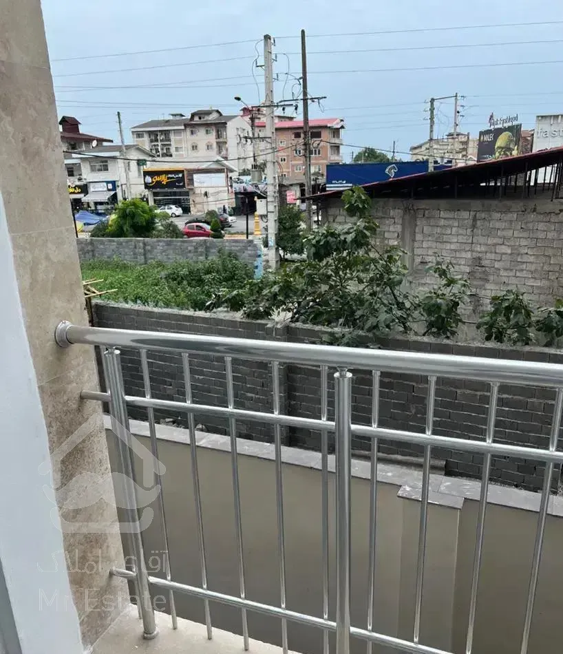 آپارتمان نوساز ۱۳۰ متر فول