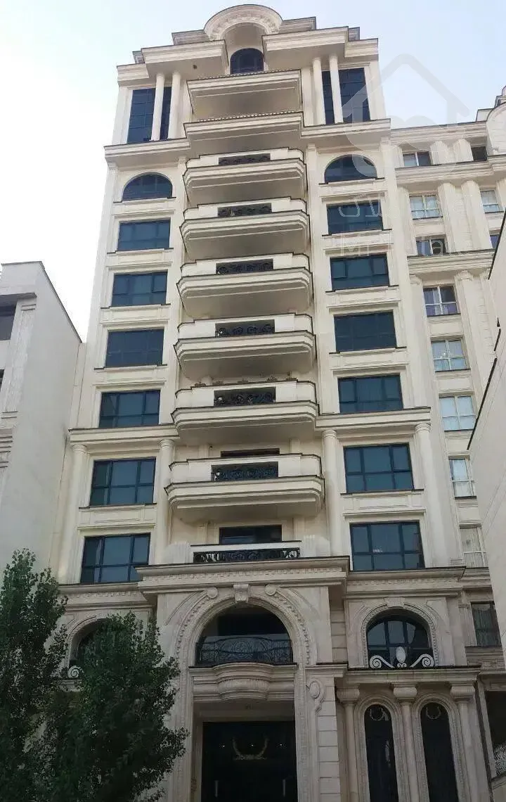 ۲۴۰ متر  ۳ خواب  فول مشاعات  غرق در نور