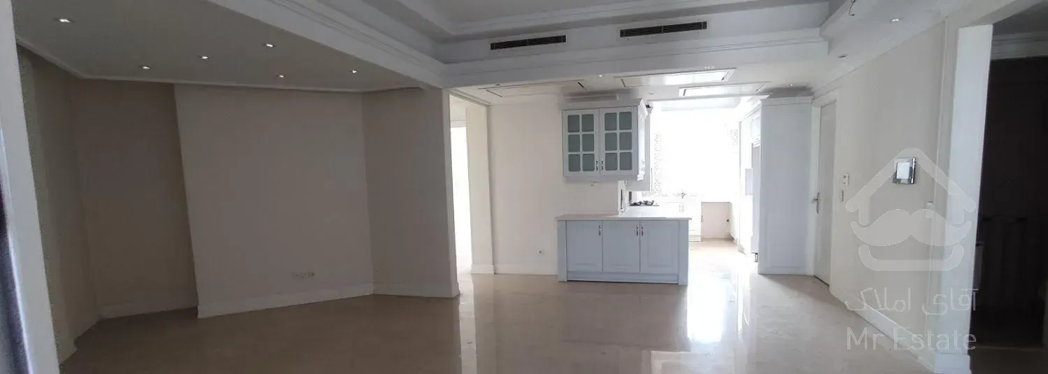 ۱۳۰متر۲خوابه۴ساله فول مشاعات روبه آفتاب۲پارکینک