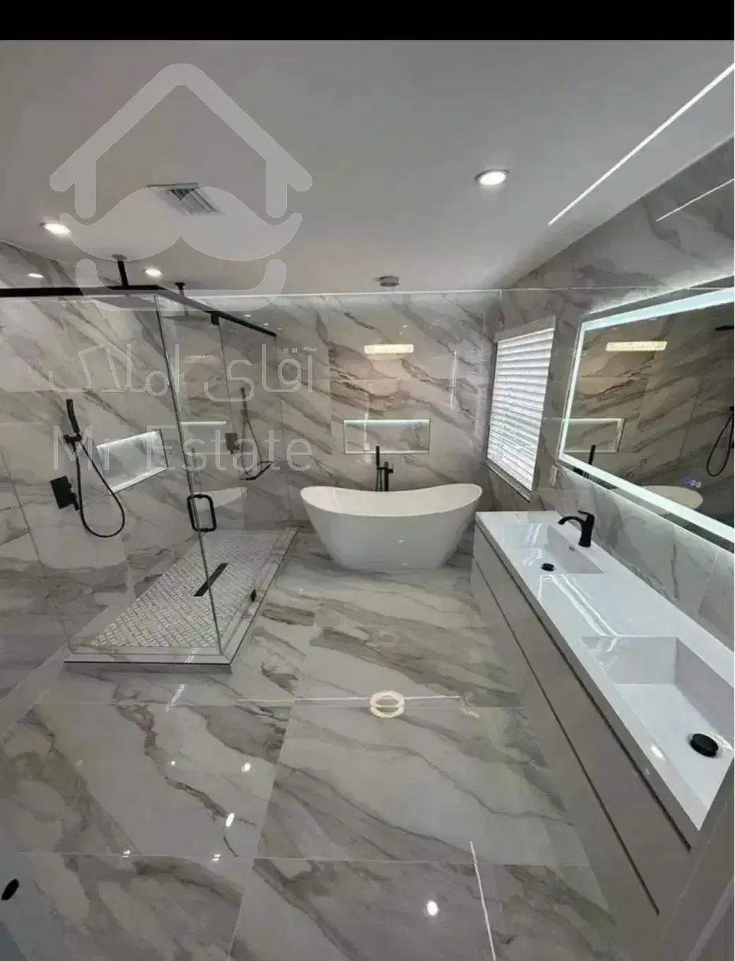 کامرانیه / نیاوران گلسنگ ۲۳۸ متر ۳ خواب استخر فعال