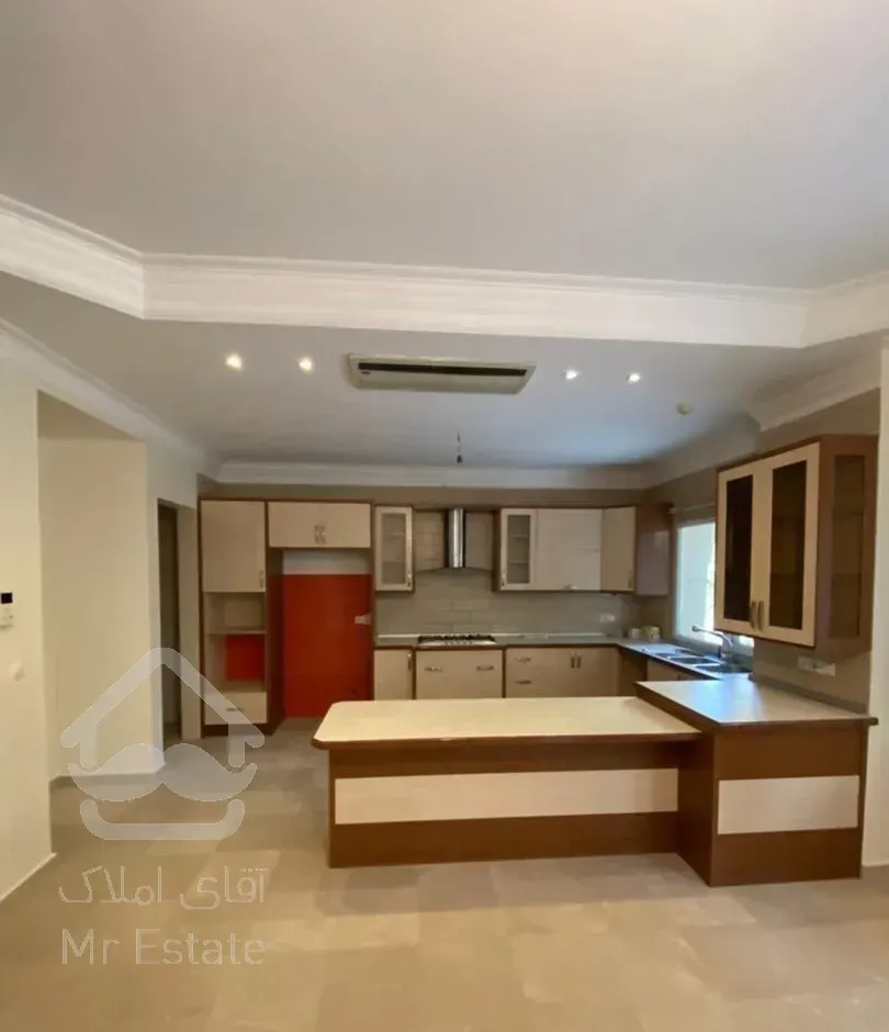 قیطریه جنوبی دولت ۹۹متر نورگیر دسترسی مناسب فول