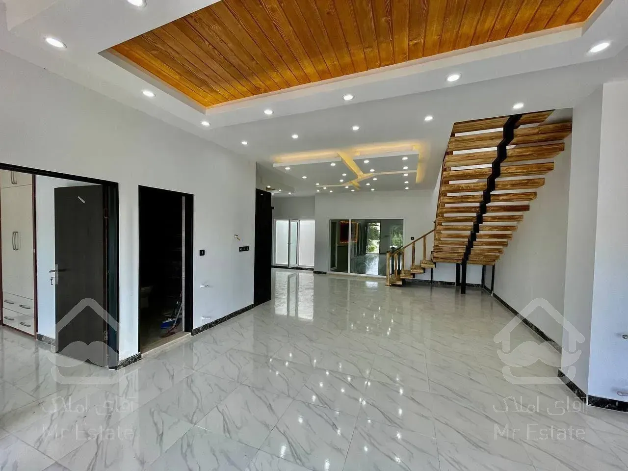 فرووش ویلا دوبلکس مدرن با موقعیت عالی ۲۱۷ متر در محمود آباد