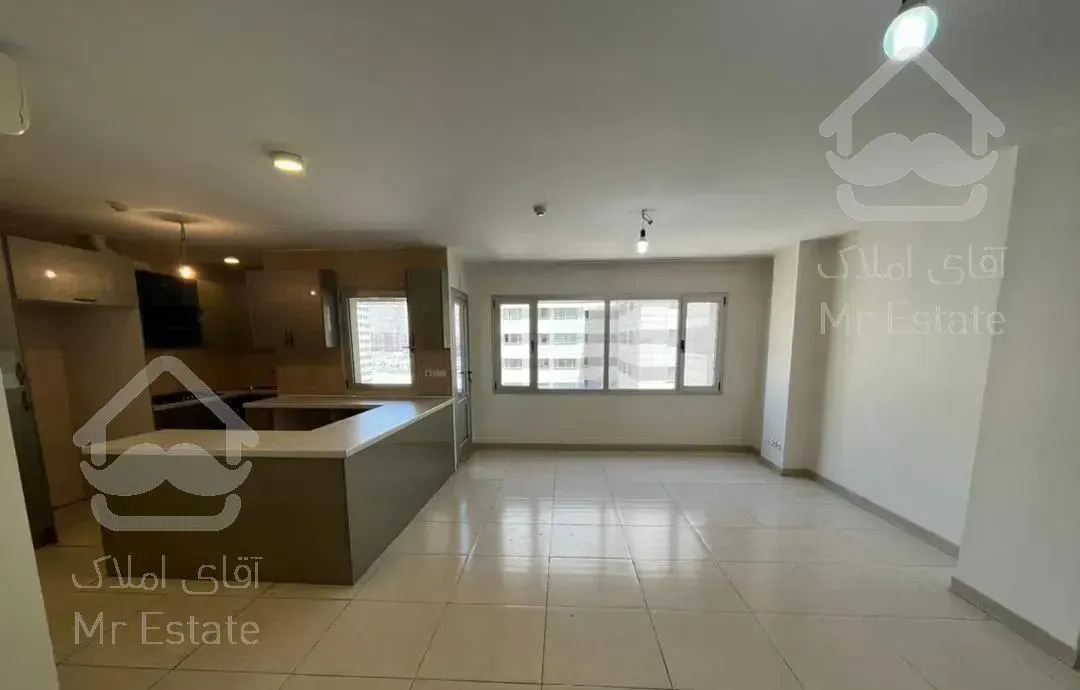 ۱۱۰ متر/۳ خواب/ خوش نقشه/ شهرک چیتگر برج ارکیده