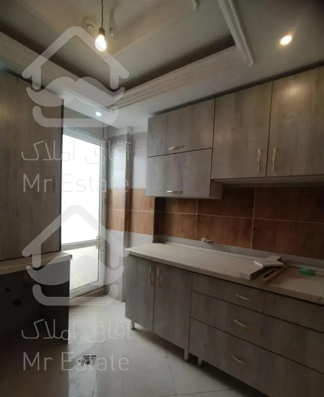 ۴۰متر * سالن‌مربع * مختص سخت پسندان فرعی دنج آلاله