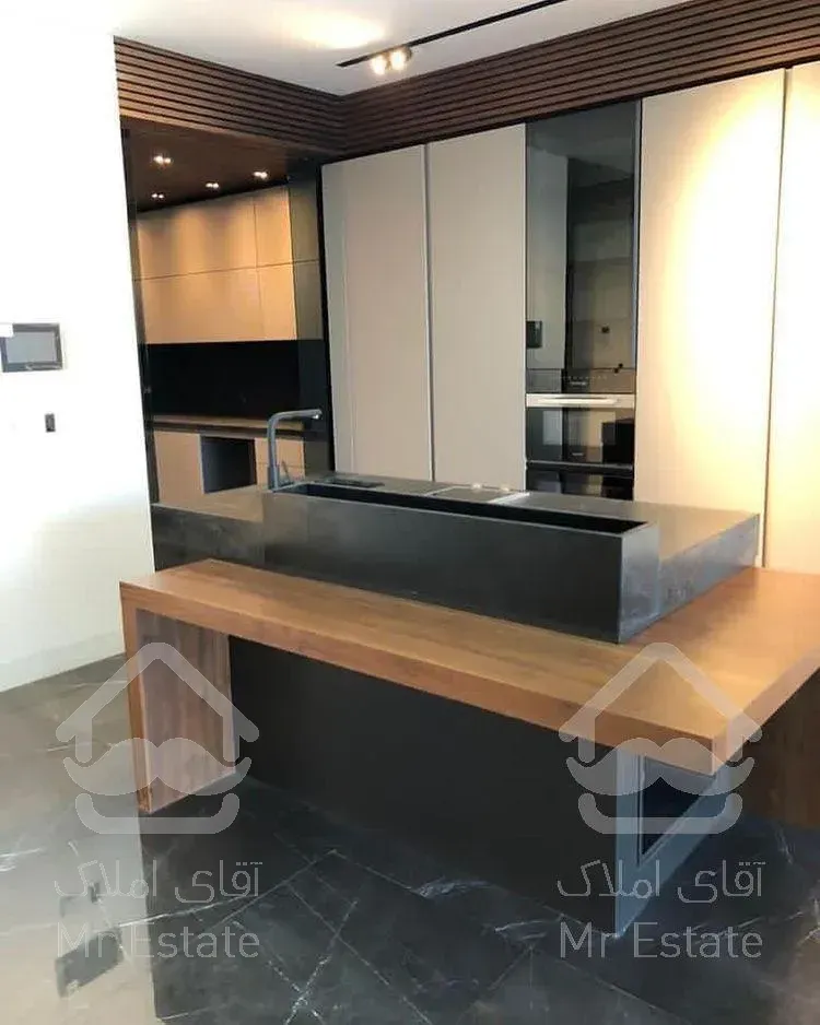 طبقه هفتم تراس بزرگ قابل چیدمان