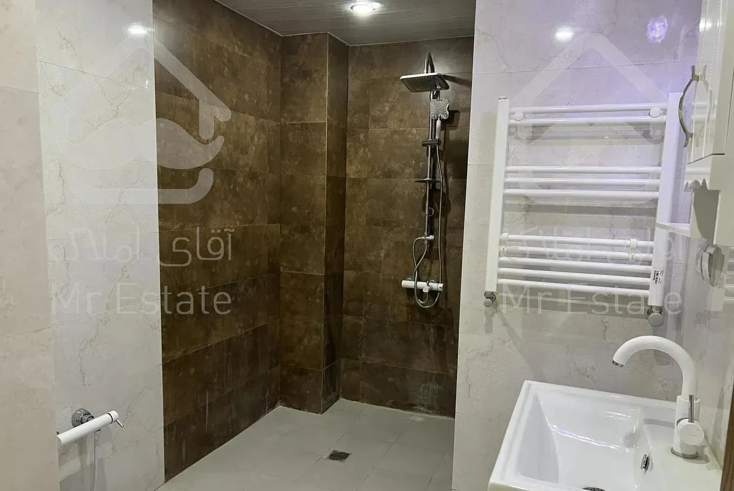 آپارتمان۲۰۰متری۳خوابه تک واحدی نوساز جابرانصاری