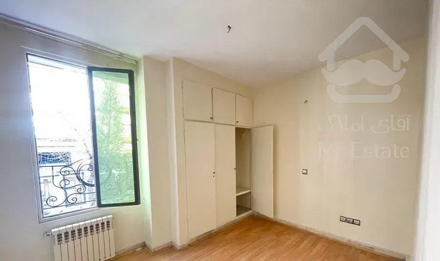 آپارتمان ۱۱۵ متری ۳ خواب مقابل پارک کوروش