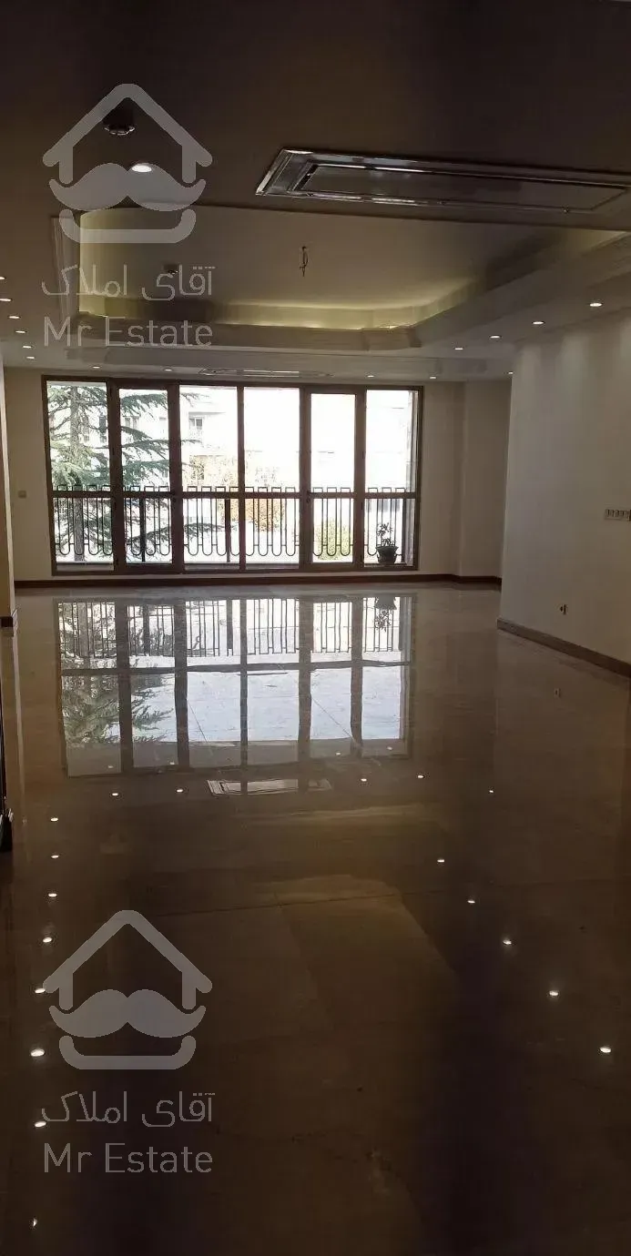 حکمت ۲۰۰ متر برند ۳ خواب ۲پارکینگ تخلیه