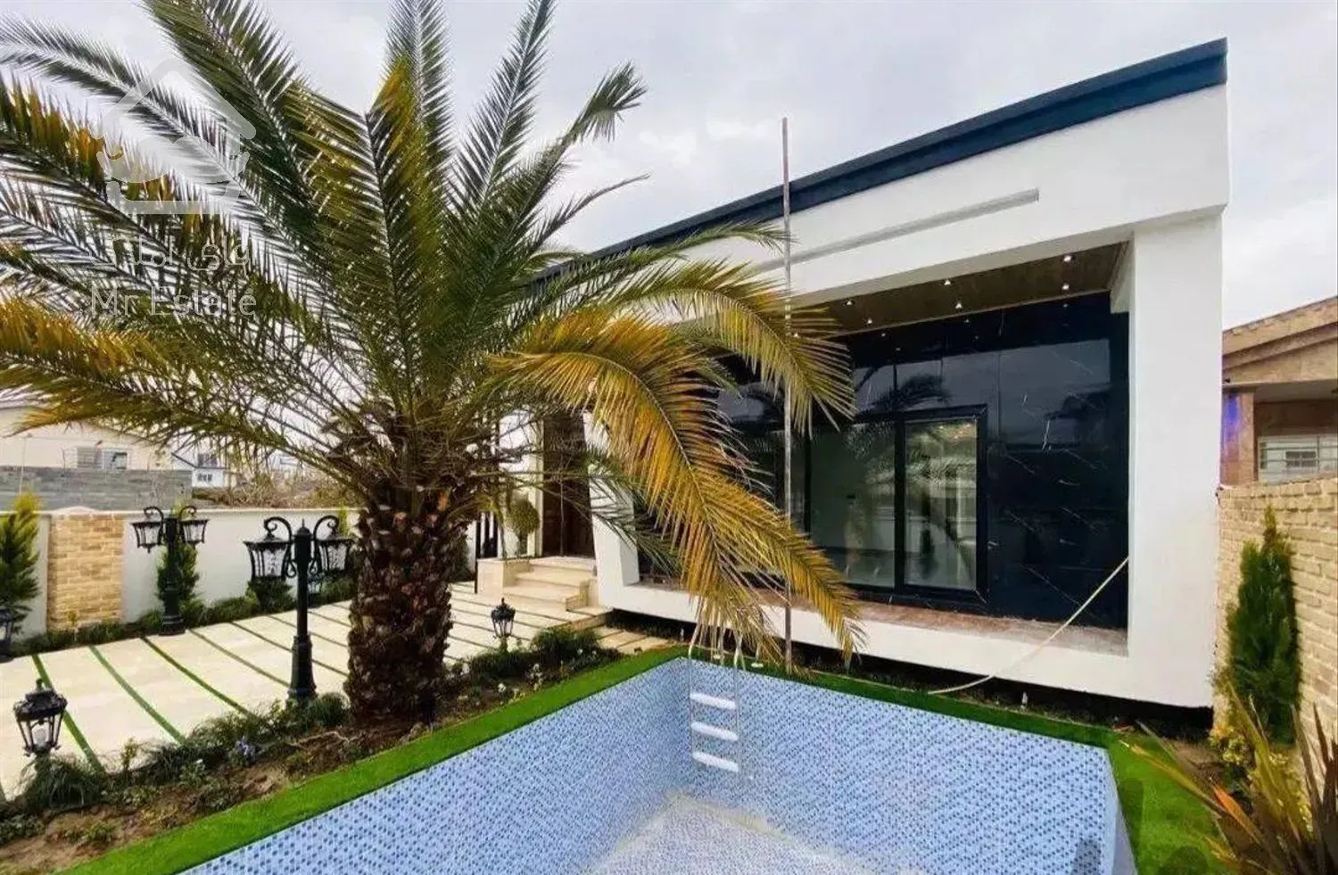 ویلاهمکف۲۳۰متر/استخردار/جاده جنگلی چمستان