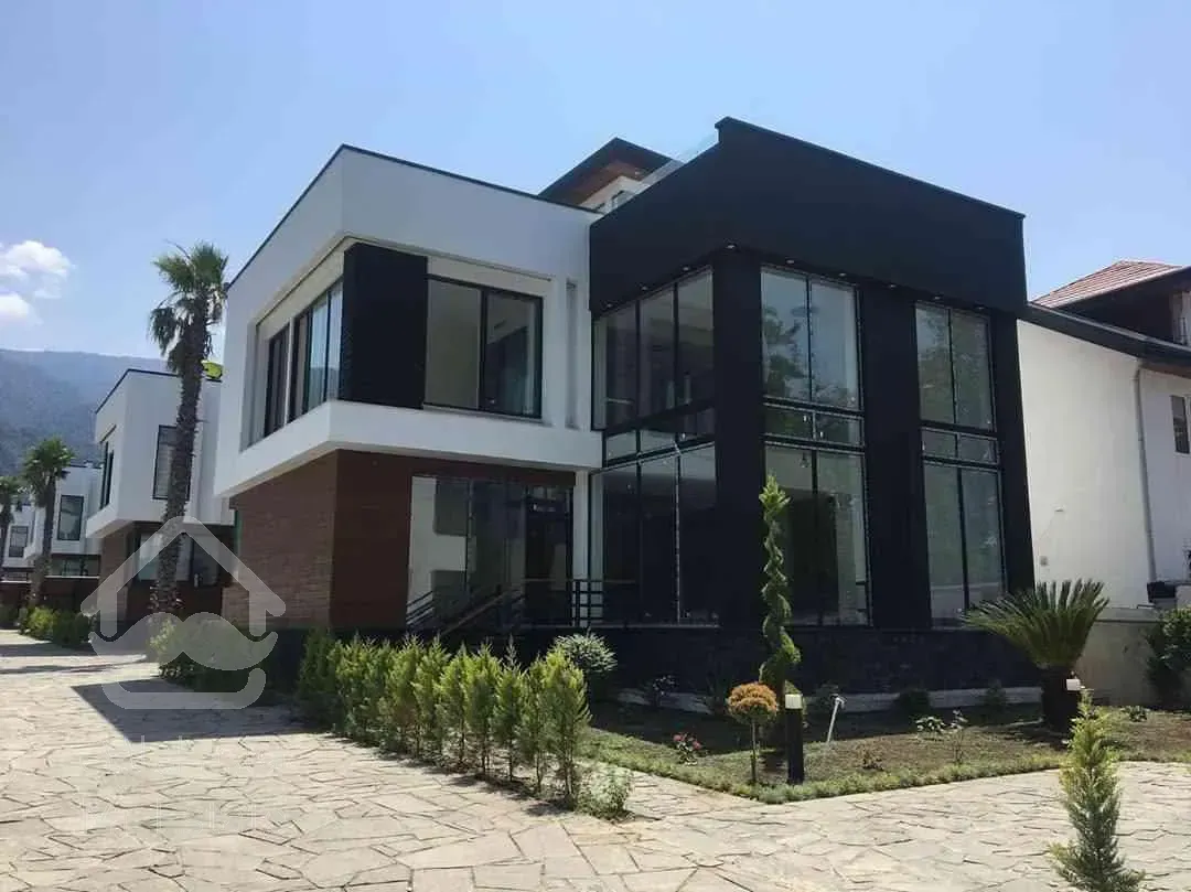 ویلا ساحلی قواره اول آب