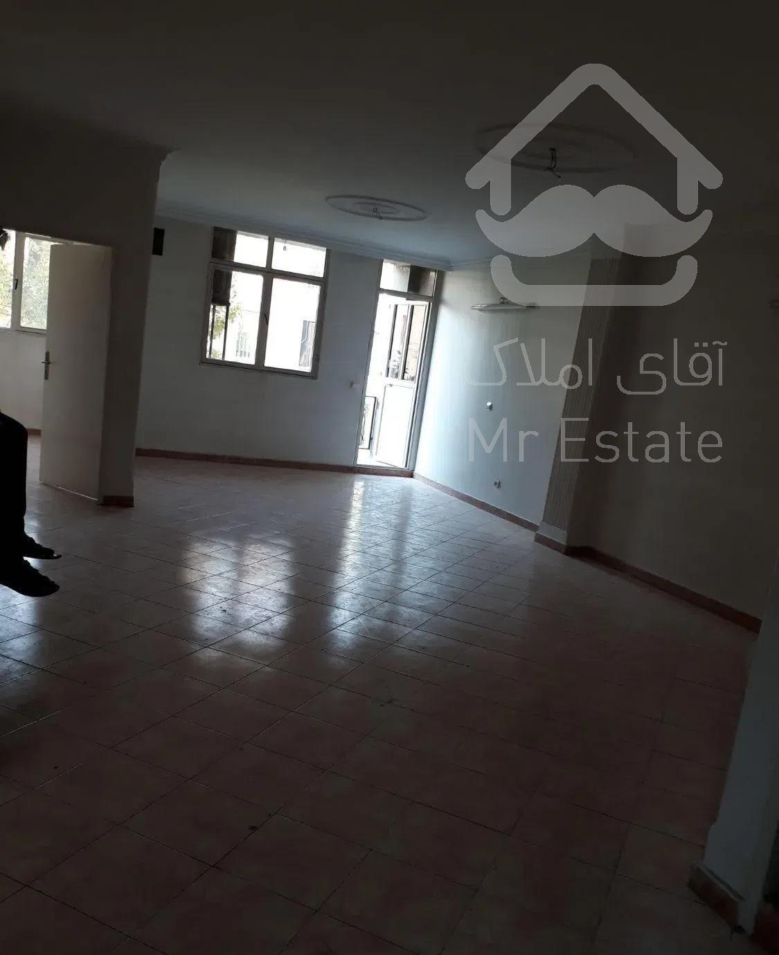 ۷۰ متر  یک خواب طبقه ۲ سندی