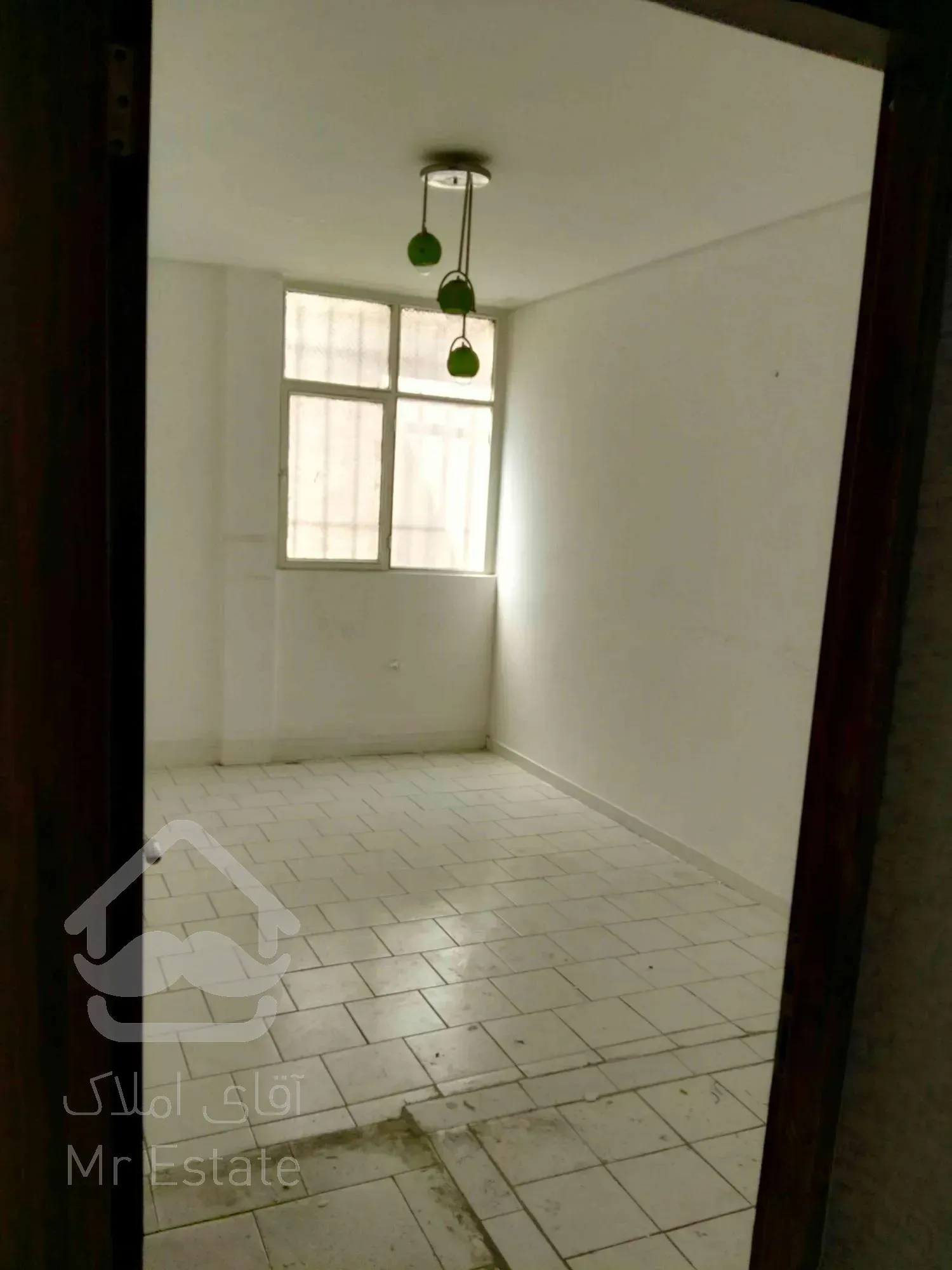 اجاره موقعیت اداری ۱۱۰ متری صادقیه