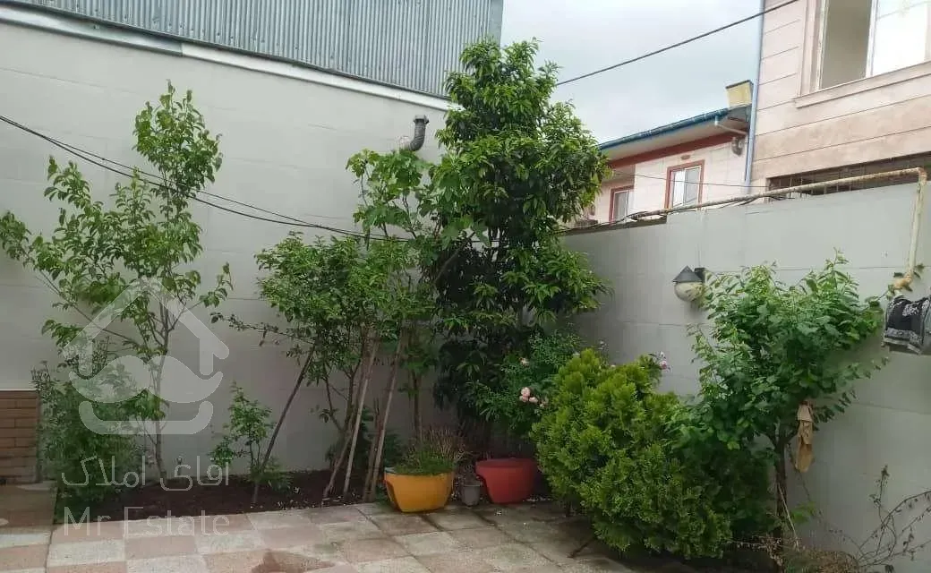 ویلا ۱۲۰ متر زمین،۷۵ بنا،حیاط خلوت باغی. دو خوابه