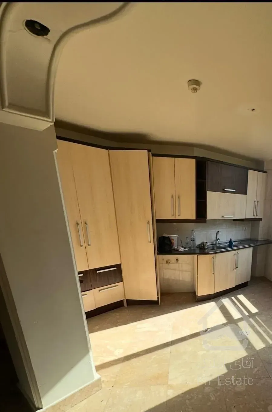 آپارتمان ۱۷۰ متر سه خواب دو‌ پارکینگ سندی