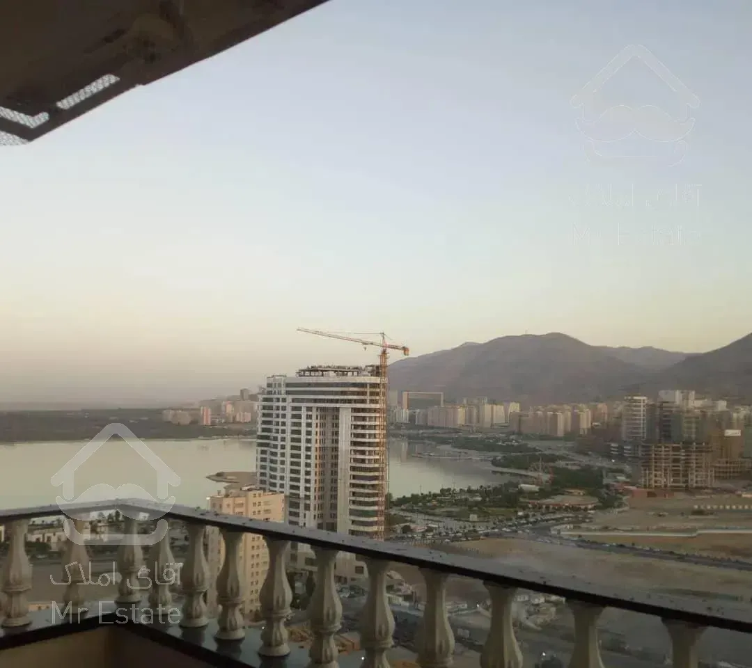 200متر/۳خواب/تراس قابل چیدمان/ویو دریاچه